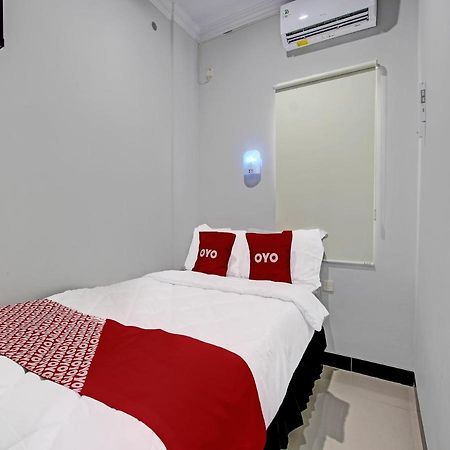 Oyo 91686 Triple S Hotel Malioboro Джокьякарта Экстерьер фото
