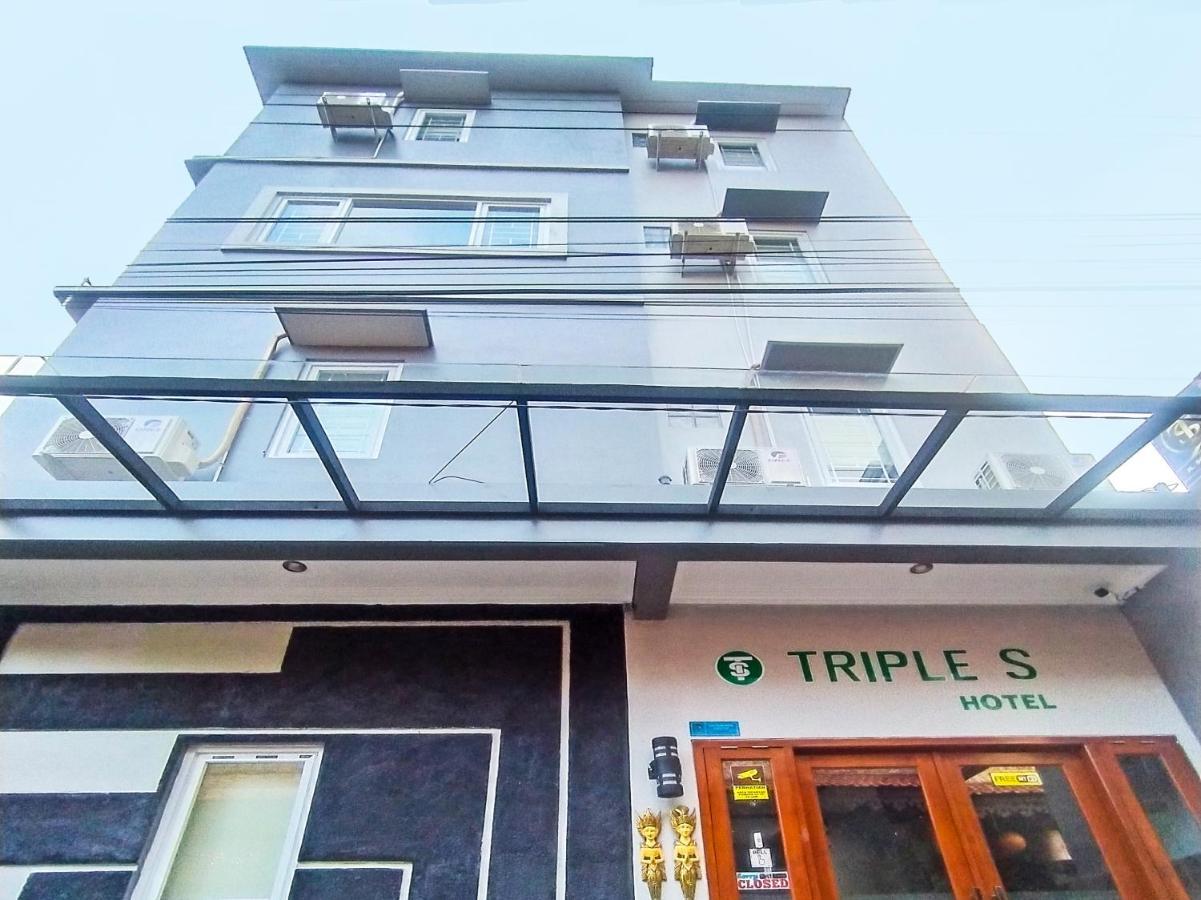 Oyo 91686 Triple S Hotel Malioboro Джокьякарта Экстерьер фото