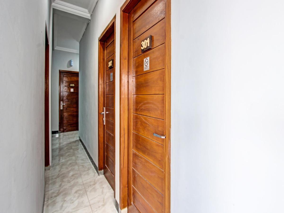 Oyo 91686 Triple S Hotel Malioboro Джокьякарта Экстерьер фото