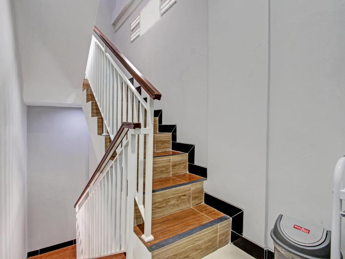 Oyo 91686 Triple S Hotel Malioboro Джокьякарта Экстерьер фото