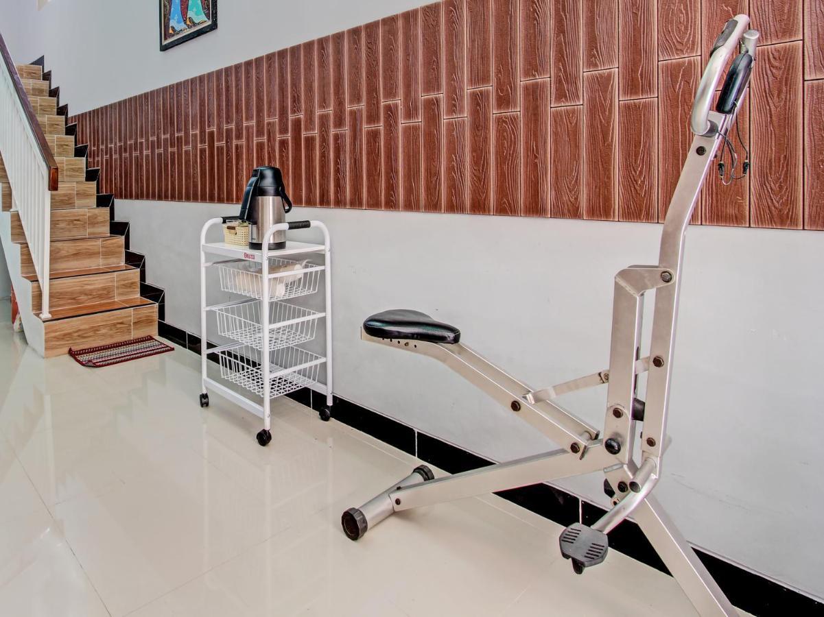 Oyo 91686 Triple S Hotel Malioboro Джокьякарта Экстерьер фото