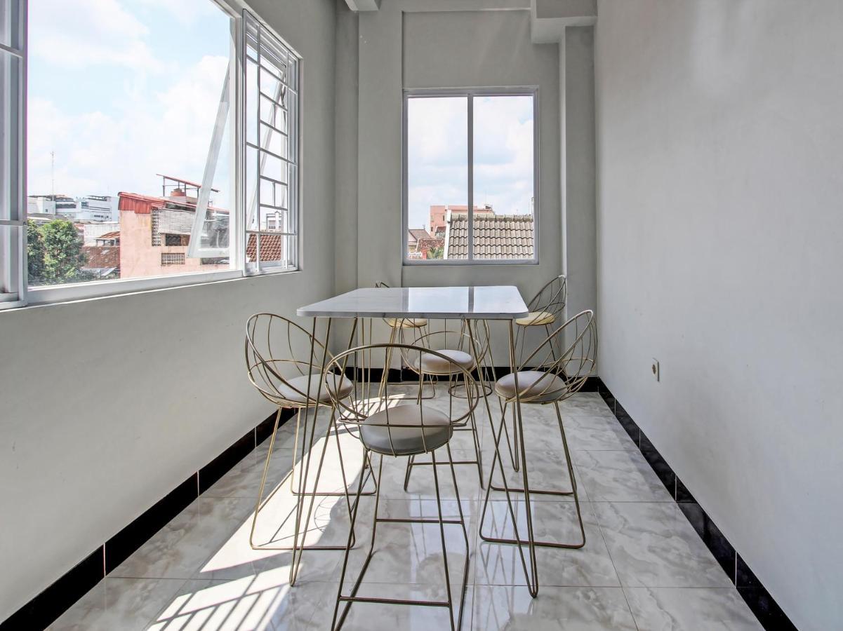 Oyo 91686 Triple S Hotel Malioboro Джокьякарта Экстерьер фото