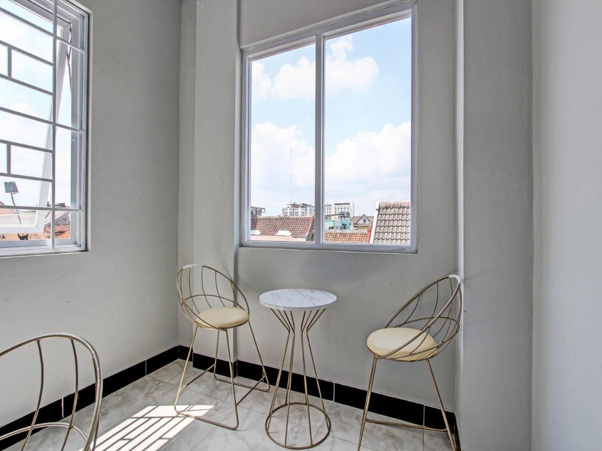 Oyo 91686 Triple S Hotel Malioboro Джокьякарта Экстерьер фото