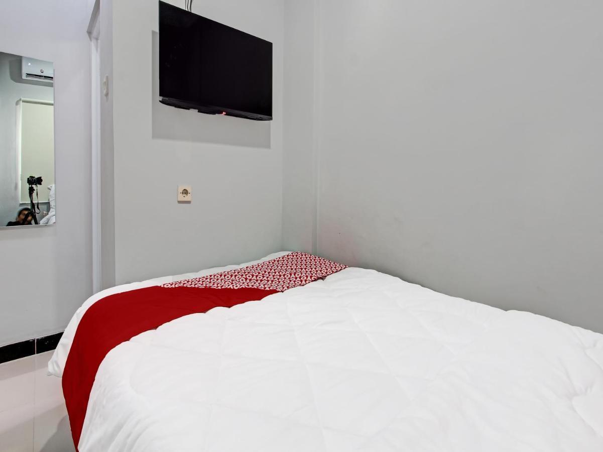 Oyo 91686 Triple S Hotel Malioboro Джокьякарта Экстерьер фото