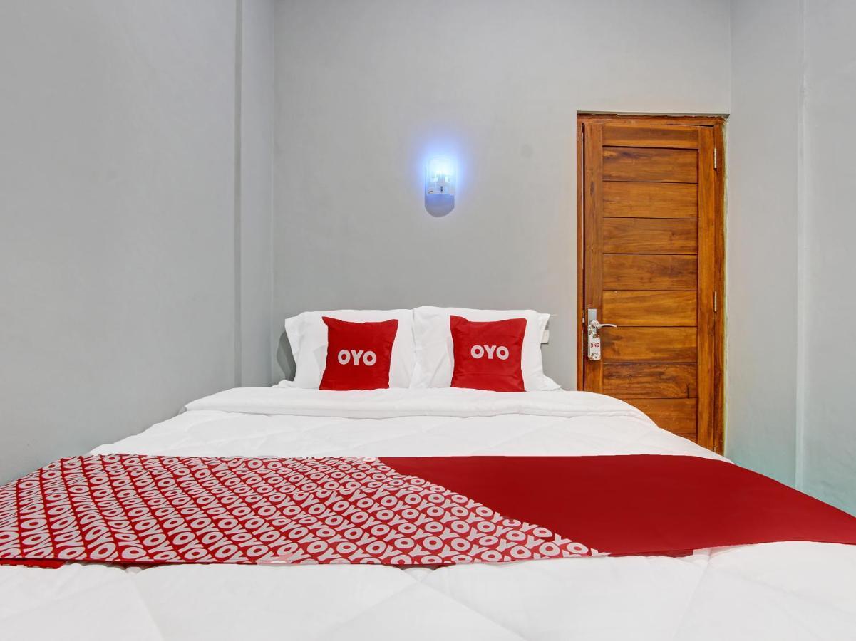 Oyo 91686 Triple S Hotel Malioboro Джокьякарта Экстерьер фото