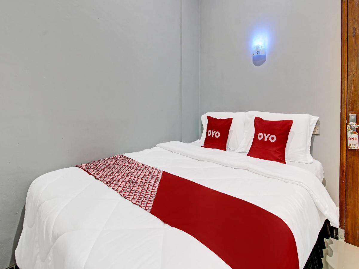 Oyo 91686 Triple S Hotel Malioboro Джокьякарта Экстерьер фото